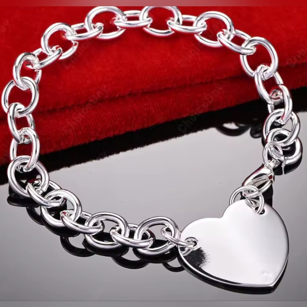Beautiful 925 stamped silver plated heart tag 8" bracelet
